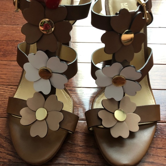 Michael Kors Shoes - Michael Kors kit flower T-strap Sandals size 9